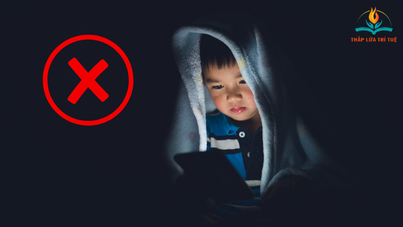 con nghiện điện thoại